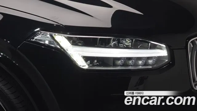 Volvo XC90 — Фото автомобиля 7