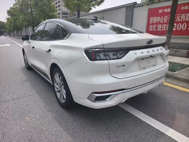 Ford Mondeo 2022 Facelift EcoBoost 245 Luxury — Фото автомобиля 4