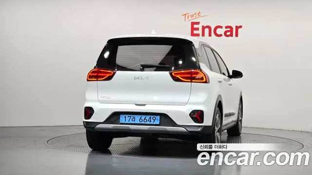 Kia Niro — Фото автомобиля 4