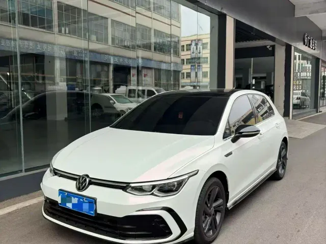 Фотография автомобиля — Volkswagen Golf