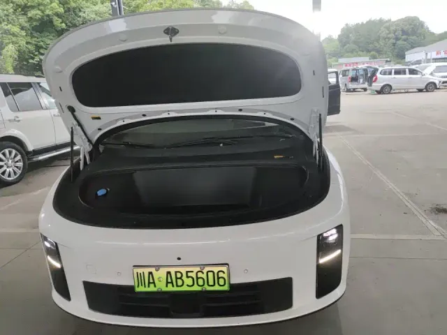 Li Auto i6 — Фото автомобиля 21