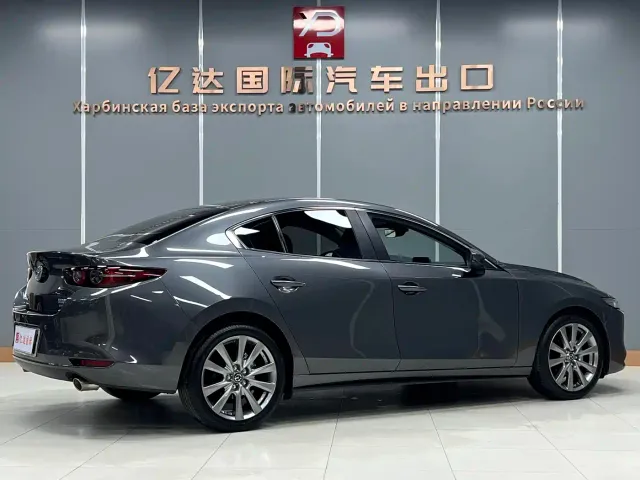 Mazda Axela — Фото автомобиля 6