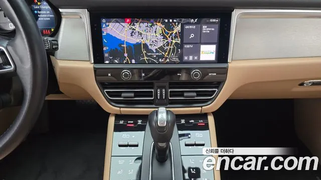 Porsche Macan — Фото автомобиля 12