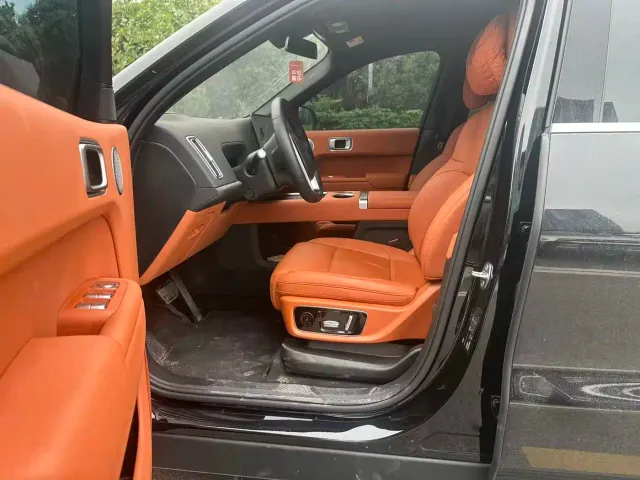 Li Auto L9 — Фото автомобиля 4