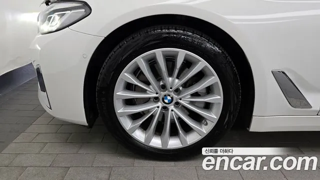 BMW 5-Series — Фото автомобиля 5