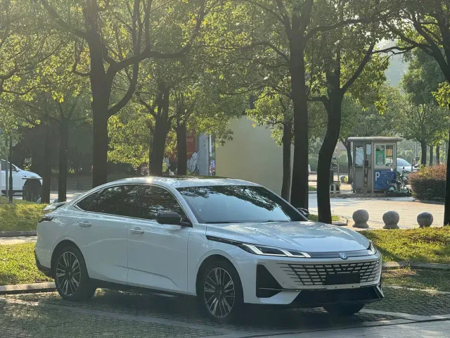 Changan Eado — Фото автомобиля 3
