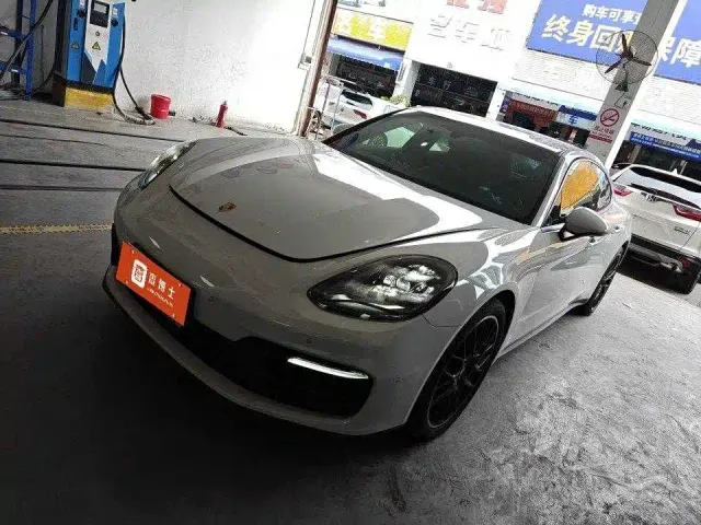 Фотография автомобиля — Porsche Panamera
