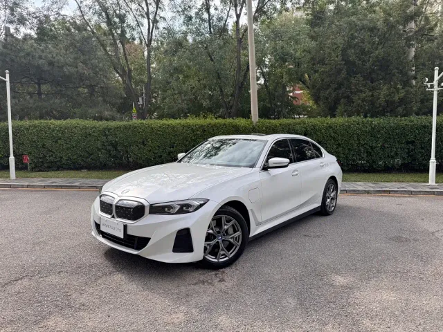 Фотография автомобиля — BMW i3