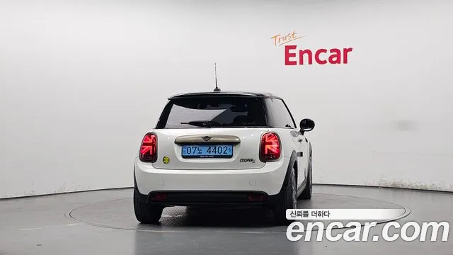 MINI Cooper Cooper Electric — Фото автомобиля 4