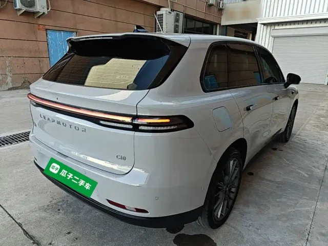 Leapmotor C10 — Фото автомобиля 6