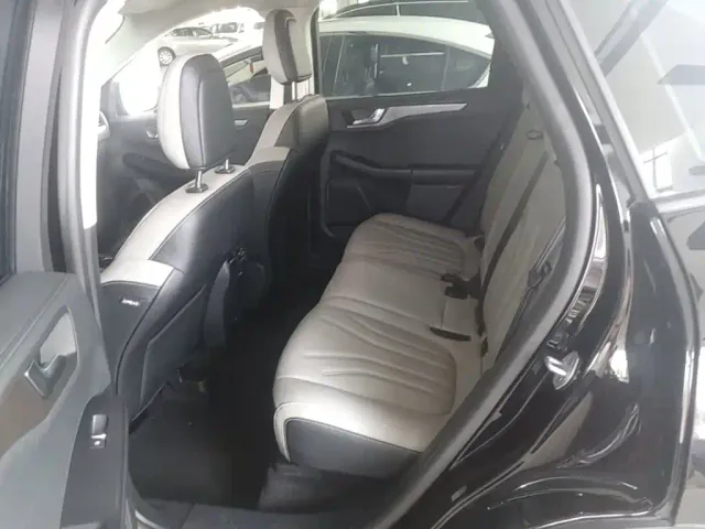 Ford Escape — Фото автомобиля 16