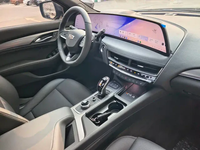 Cadillac CT5 — Фото автомобиля 16