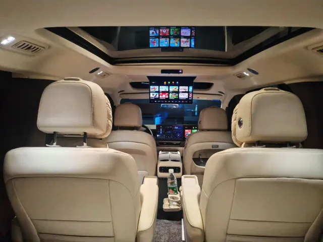 Li Auto MEGA — Фото автомобиля 18