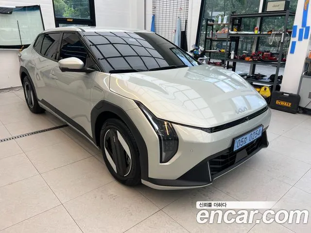 Kia EV4 — Фото автомобиля 6