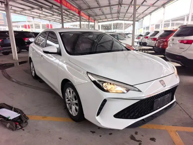 Roewe i5 — Фото автомобиля 3