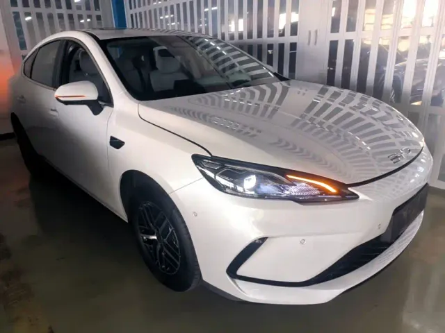 BYD Seal 05 DM-i — Фото автомобиля 3