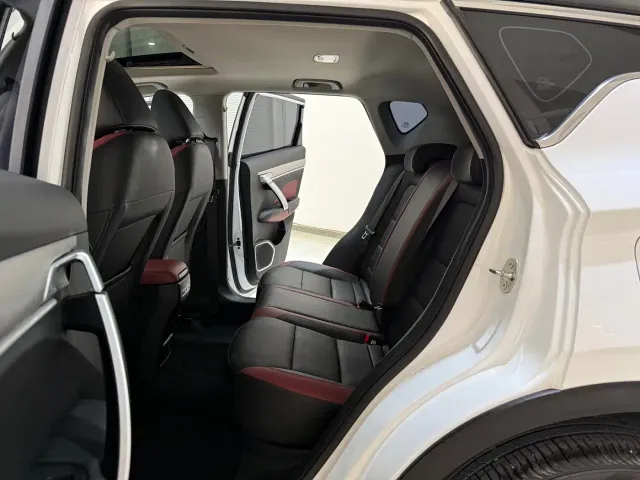 Geely Binyue — Фото автомобиля 10
