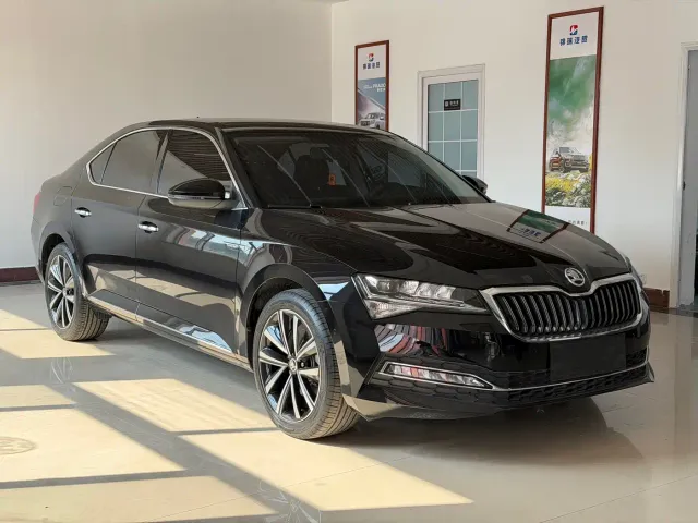Skoda Superb — Фото автомобиля 4