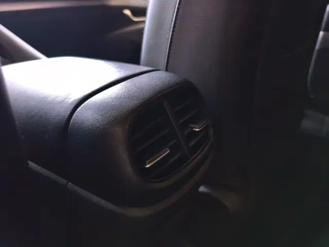 Hyundai Elantra — Фото автомобиля 15