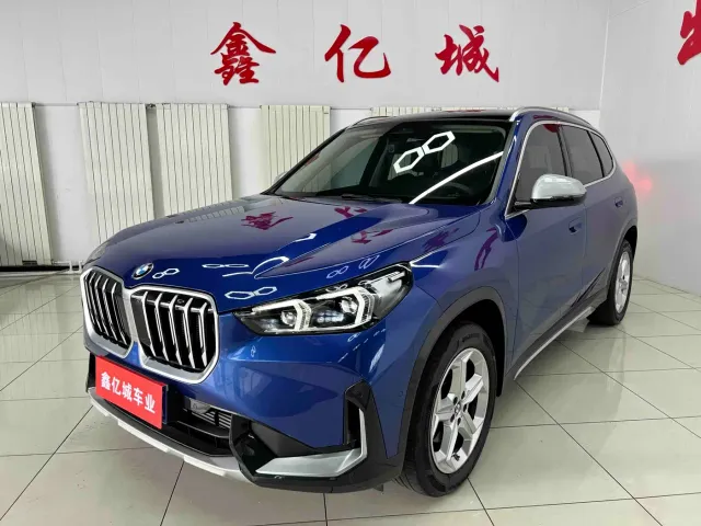 Фотография автомобиля — BMW X1