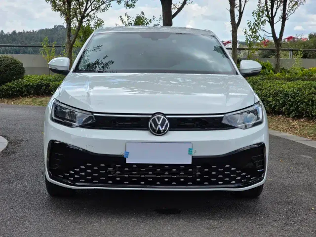 Volkswagen Lavida — Фото автомобиля 3