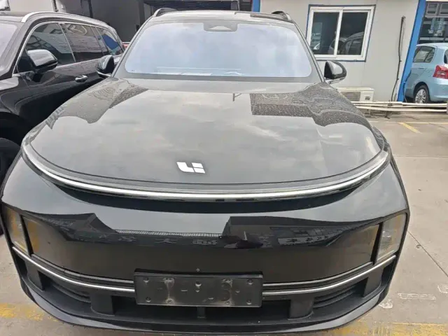 Li Auto L8 — Фото автомобиля 2