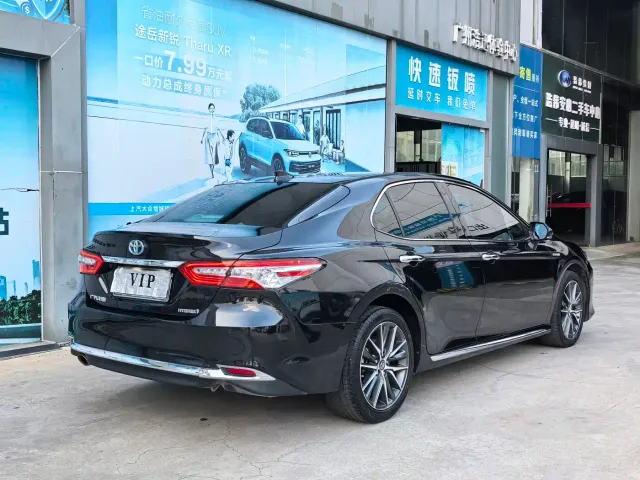 Toyota Camry — Фото автомобиля 6