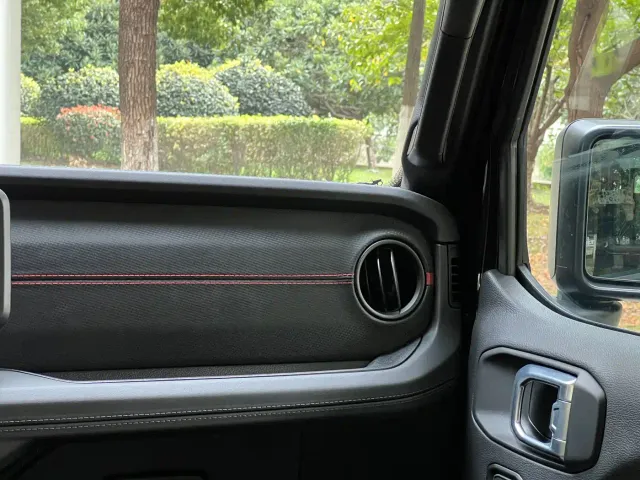Jeep Wrangler — Фото автомобиля 8