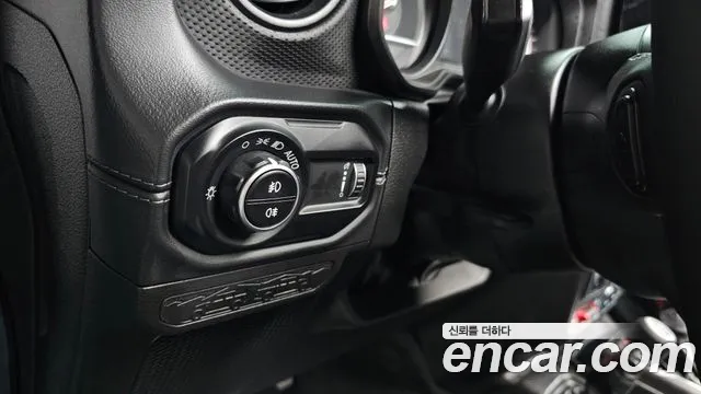Jeep Wrangler JL — Фото автомобиля 18