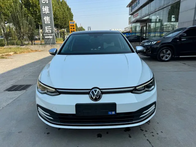 Volkswagen Golf — Фото автомобиля 2
