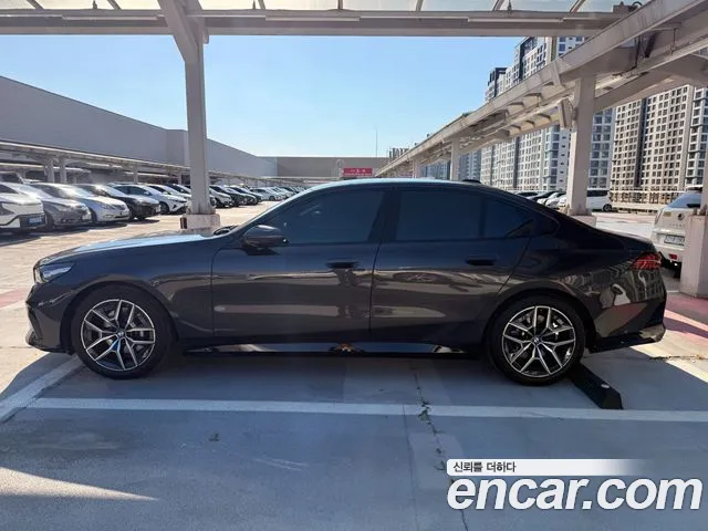 BMW 5 Series G60 — Фото автомобиля 4
