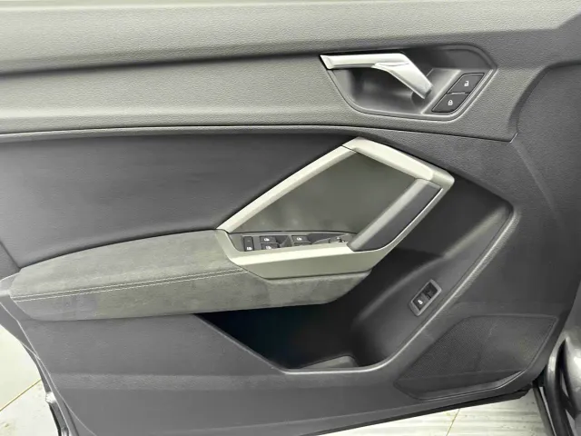 Audi Q3 — Фото автомобиля 10