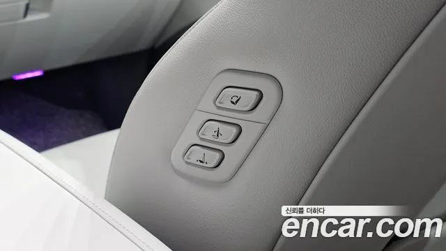 Hyundai Grandeur GN7 — Фото автомобиля 28