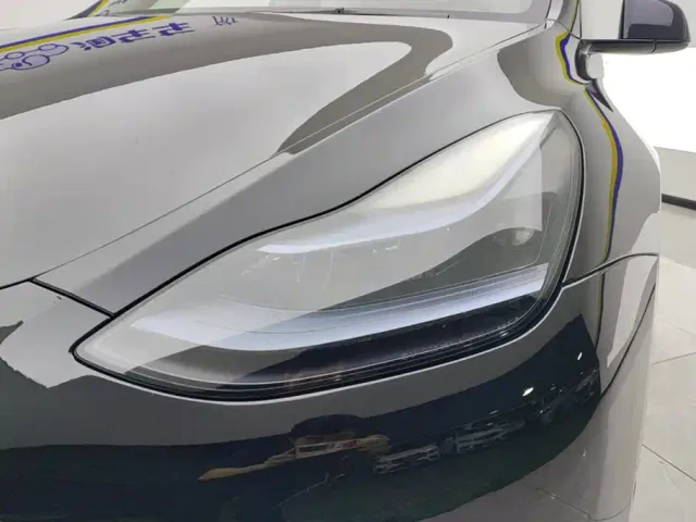 Tesla Model Y — Фото автомобиля 5