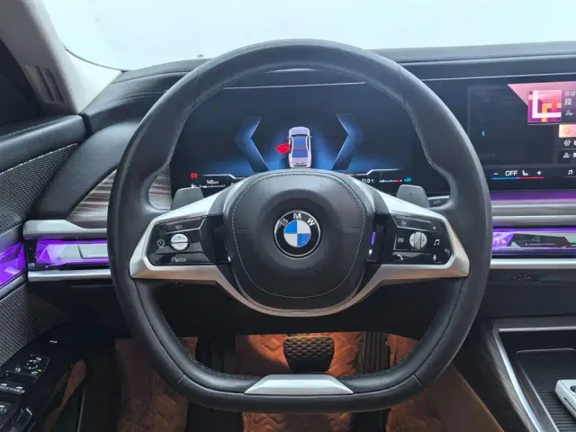 BMW 7 Series — Фото автомобиля 14