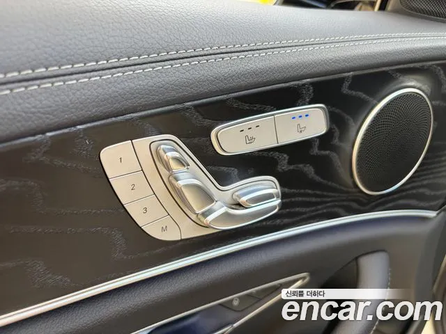 Mercedes-Benz E-Class — Фото автомобиля 16