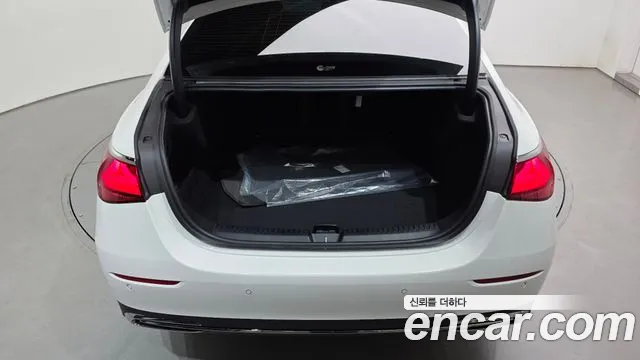 Mercedes-Benz E-Class W214 — Фото автомобиля 30