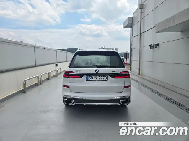 BMW X7 xDrive 40d M Sport 7 мест — Фото автомобиля 5