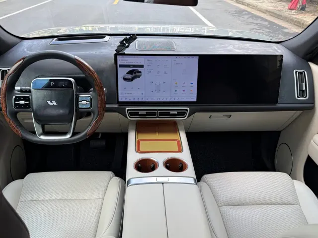 Li Auto L7 — Фото автомобиля 5