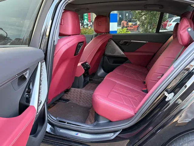 BMW 5 Series — Фото автомобиля 26