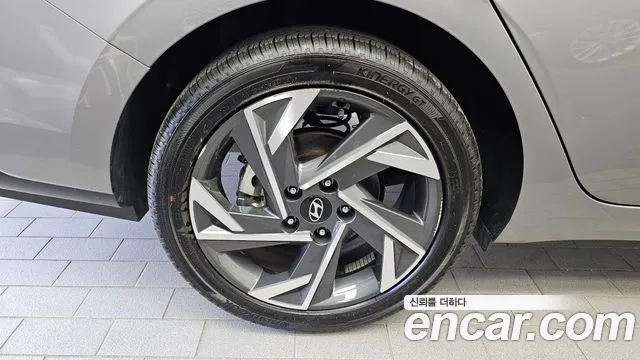 Hyundai Avante CN7 — Фото автомобиля 5