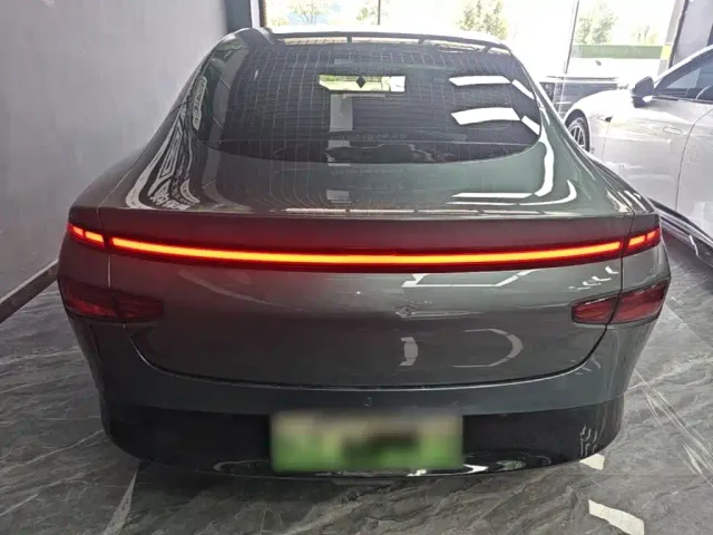 Xpeng P7 — Фото автомобиля 5