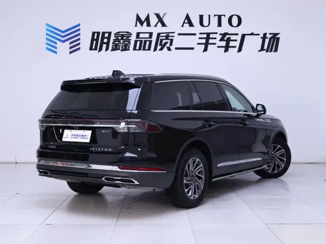 Lincoln Aviator — Фото автомобиля 7