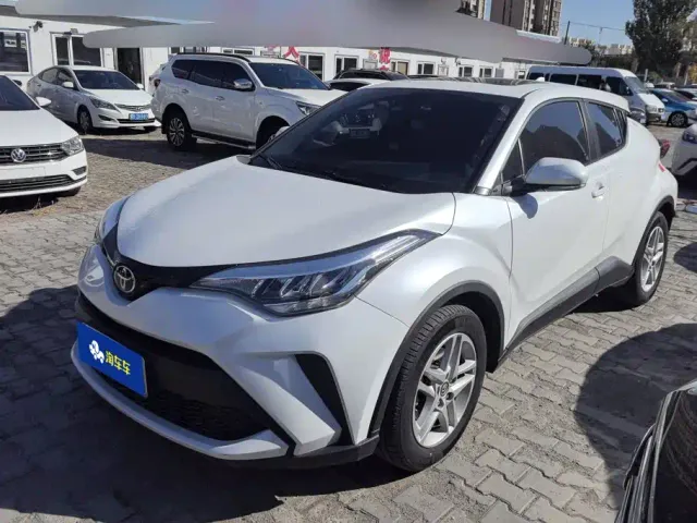 Фотография автомобиля — Toyota C-HR