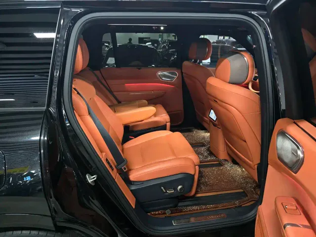 Lynk & Co 900 — Фото автомобиля 10
