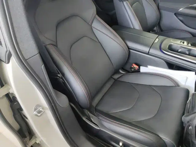 Xiaomi SU7 — Фото автомобиля 24