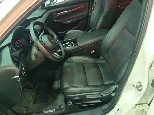 Mazda Axela — Фото автомобиля 14