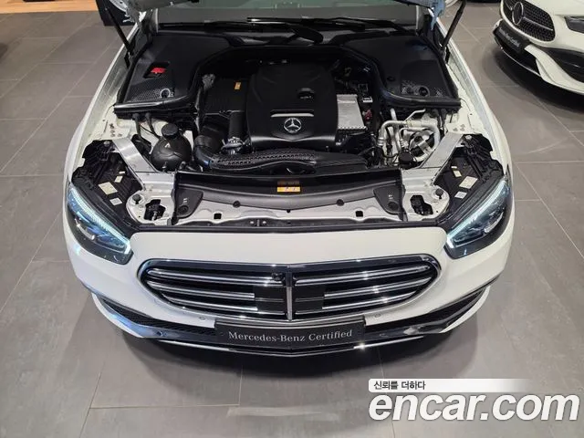 Mercedes-Benz E-Class — Фото автомобиля 6