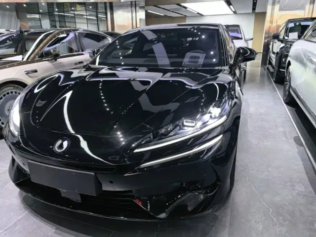Denza Z9GT — Фото автомобиля 2