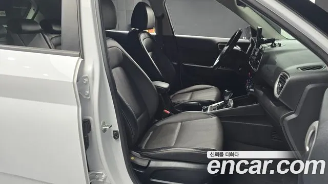 Hyundai Venue — Фото автомобиля 16